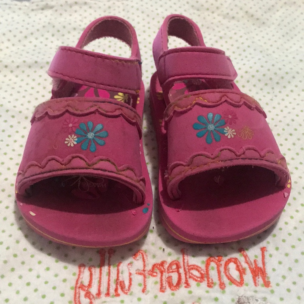 Girl’s sandal